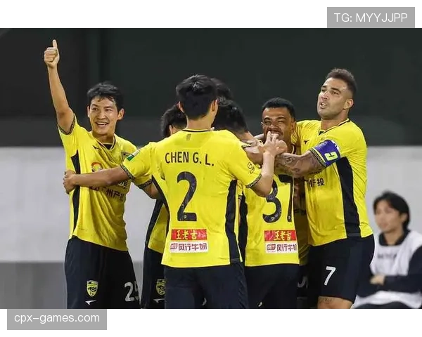 广州队更衣室焕然一新，团队凝聚力显著提升，新赛季目标清晰可期