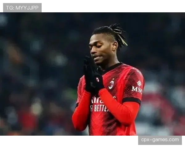 莱奥在AC米兰复兴中的战术角色与价值解析 莱奥在AC米兰复兴中的战术角色与价值解析