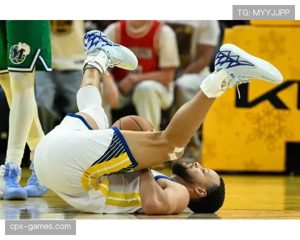 库里一天不穿球鞋都不带进门，那鞋柜得有多少钱堆着？